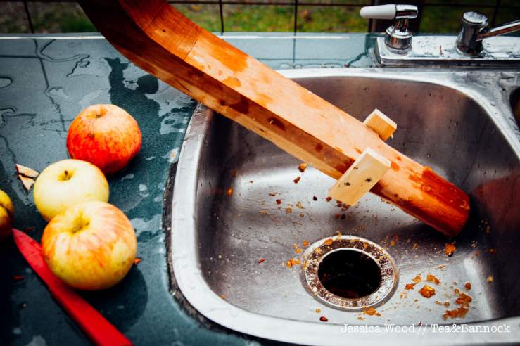 jessica-wood-apple-juice-press-tea-bannock-9